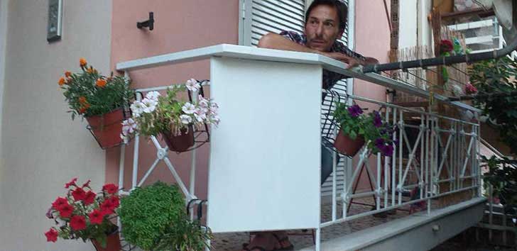 ελληνικό μπαλκόνι Γιάννης Δημητρά